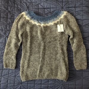 NWT Handknitted Icelandic Wool Sweater